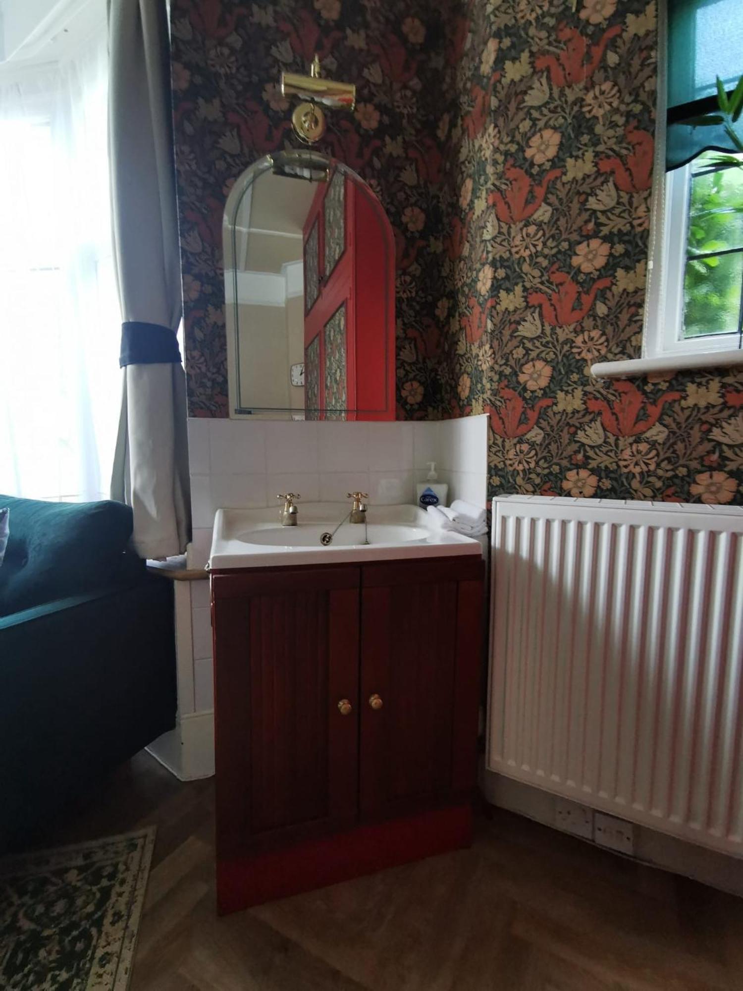William Morris, Spacious Ground Floor Lux Double Bedroom Bexhill-on-Sea Exterior foto